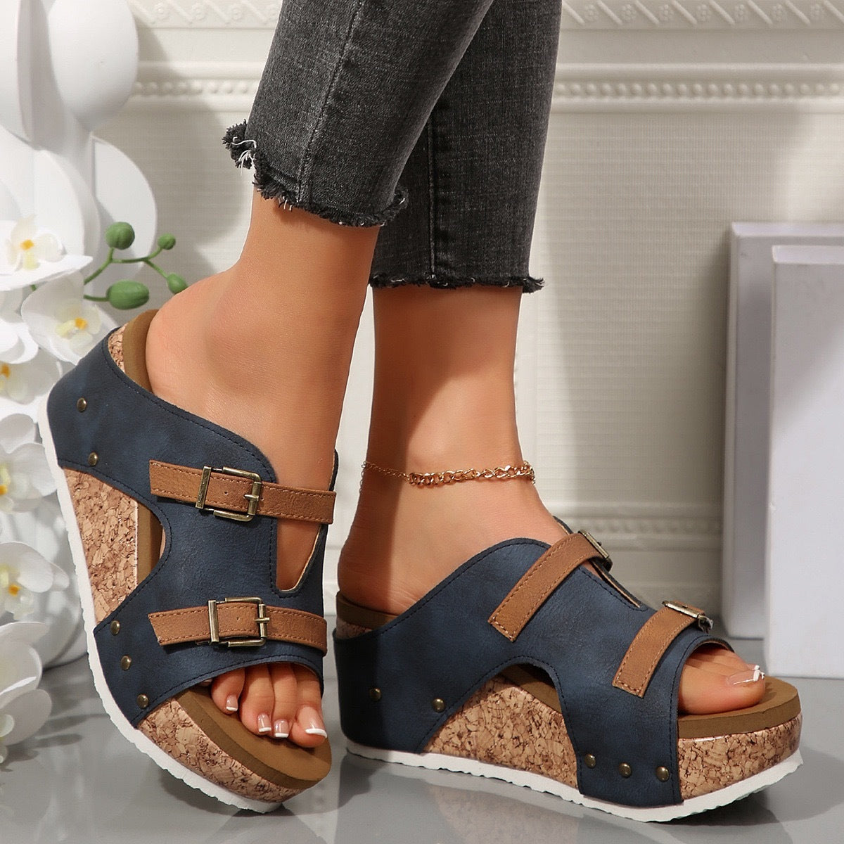 Sandales Compensées à Boucle – Mode Été Femme